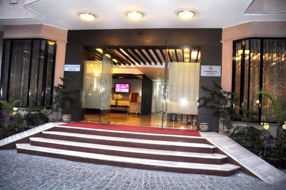 Treebo Check In By Oran Hotel Ню Делхи Екстериор снимка