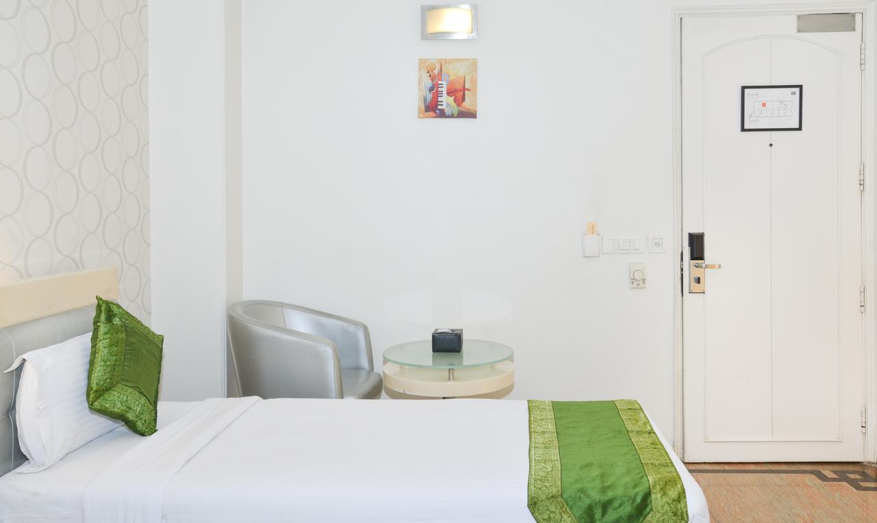 Treebo Check In By Oran Hotel Ню Делхи Екстериор снимка