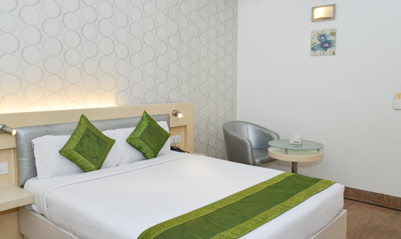 Treebo Check In By Oran Hotel Ню Делхи Екстериор снимка
